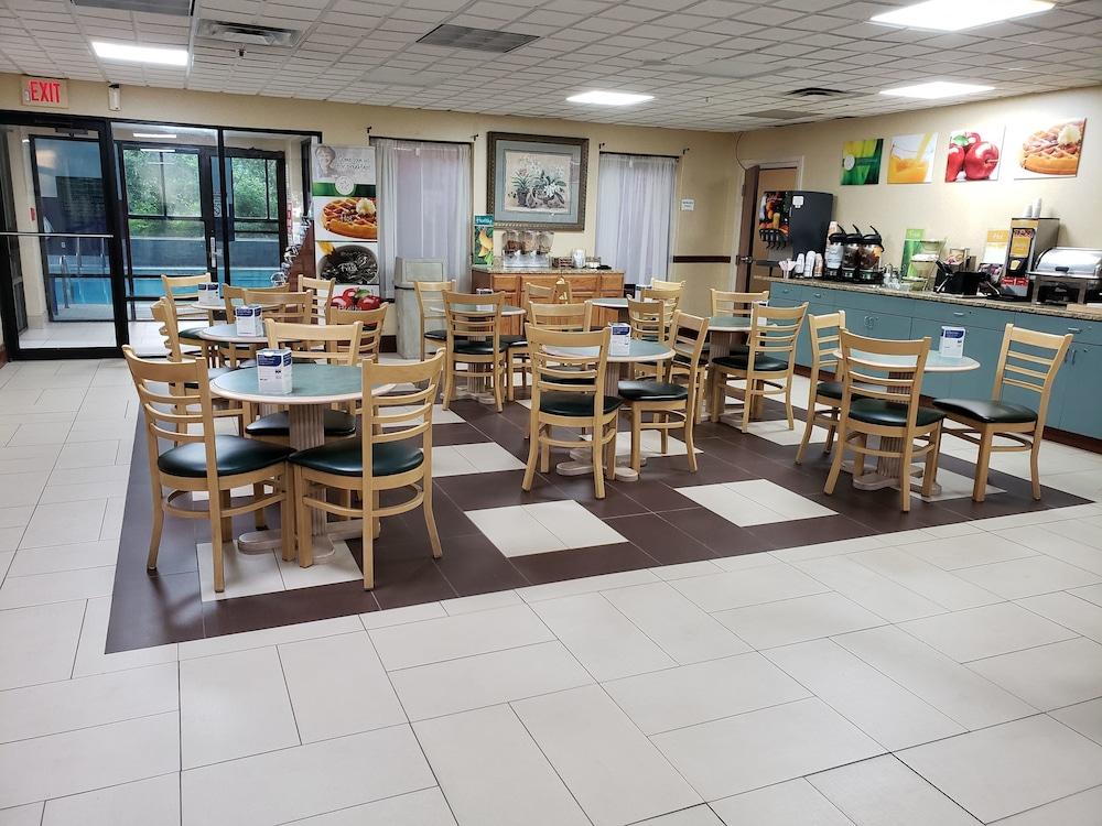Quality Inn & Suites Sellersburg Zewnętrze zdjęcie