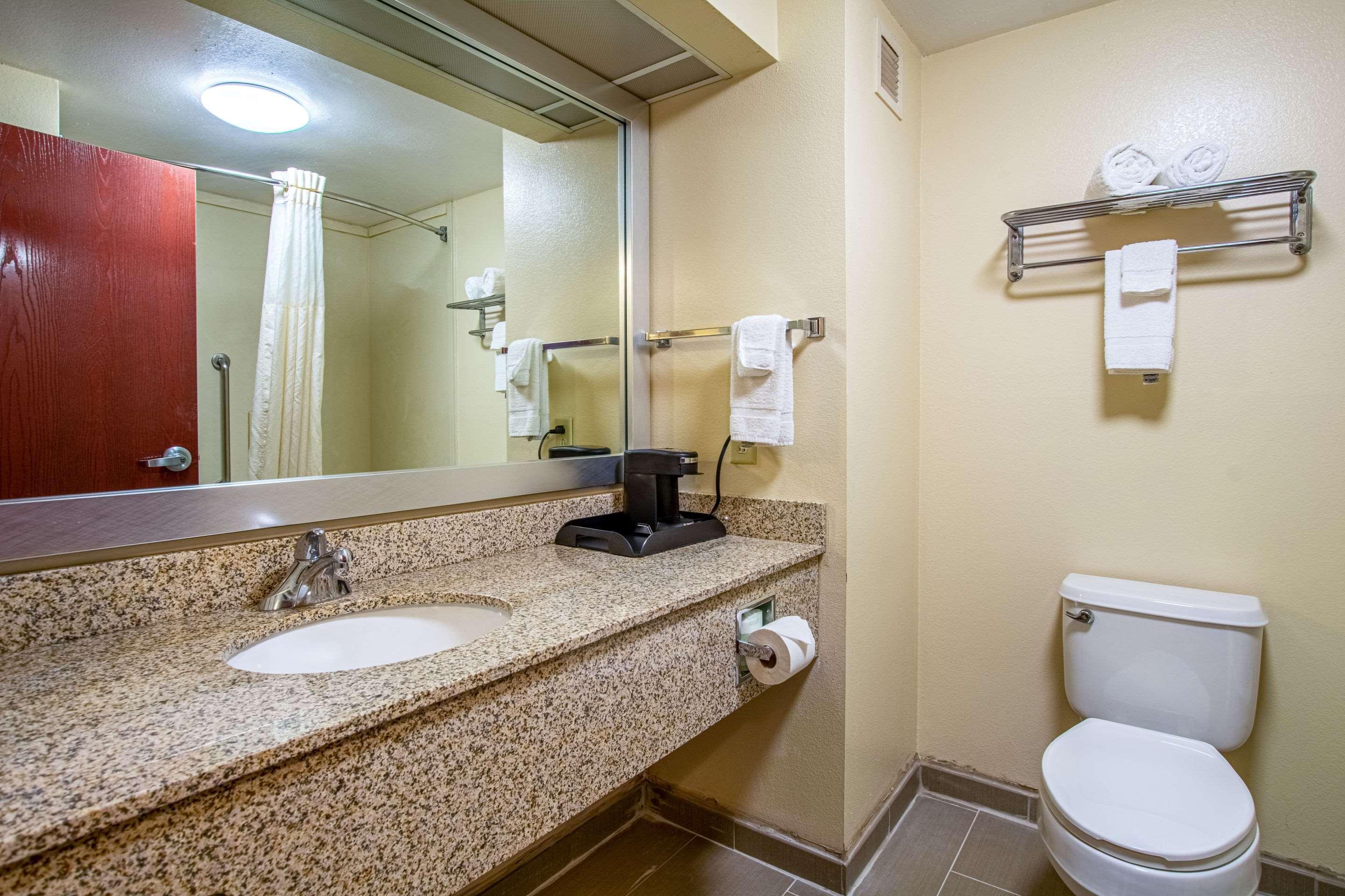 Quality Inn & Suites Sellersburg Zewnętrze zdjęcie