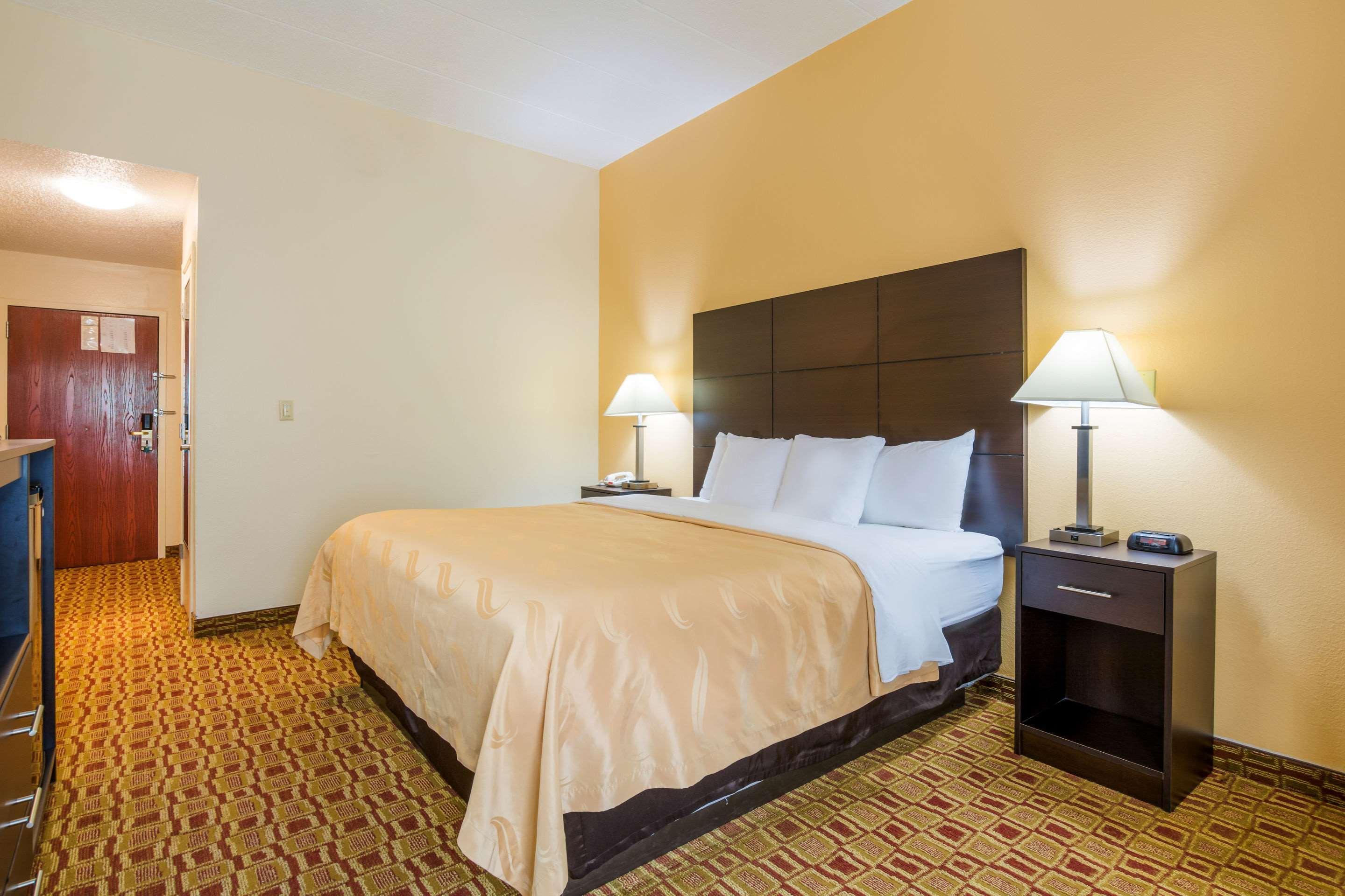 Quality Inn & Suites Sellersburg Zewnętrze zdjęcie
