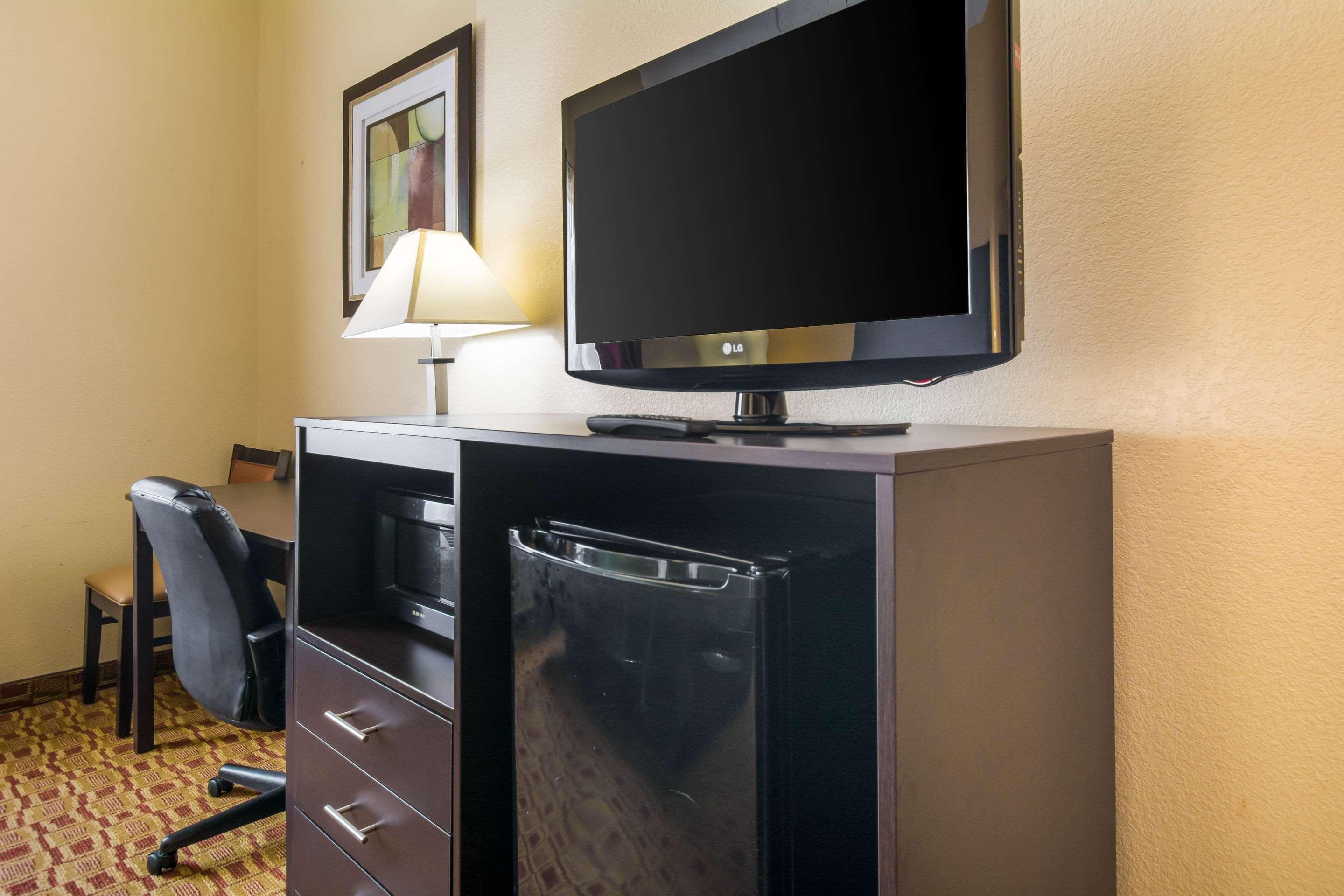 Quality Inn & Suites Sellersburg Zewnętrze zdjęcie