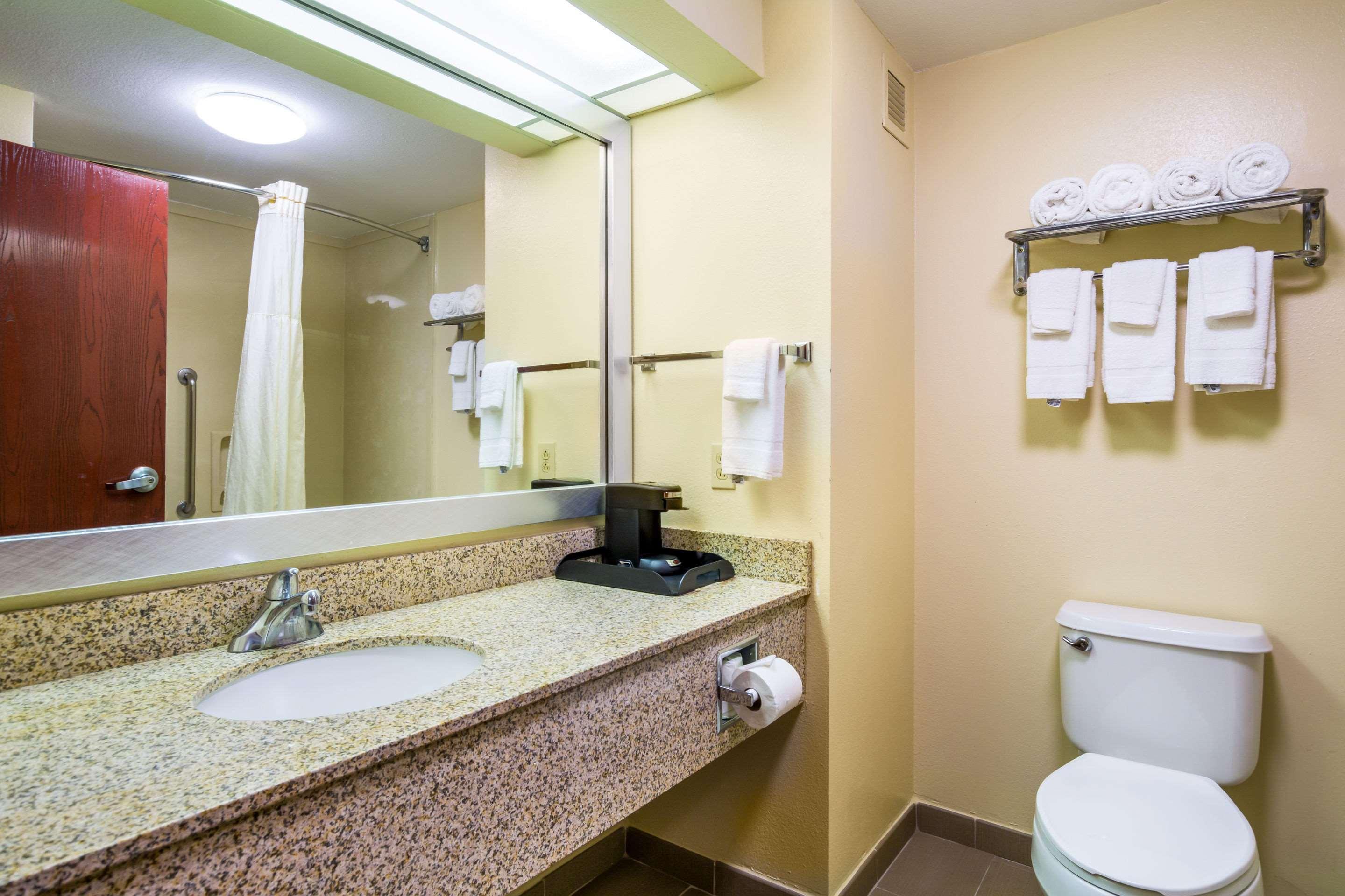 Quality Inn & Suites Sellersburg Zewnętrze zdjęcie