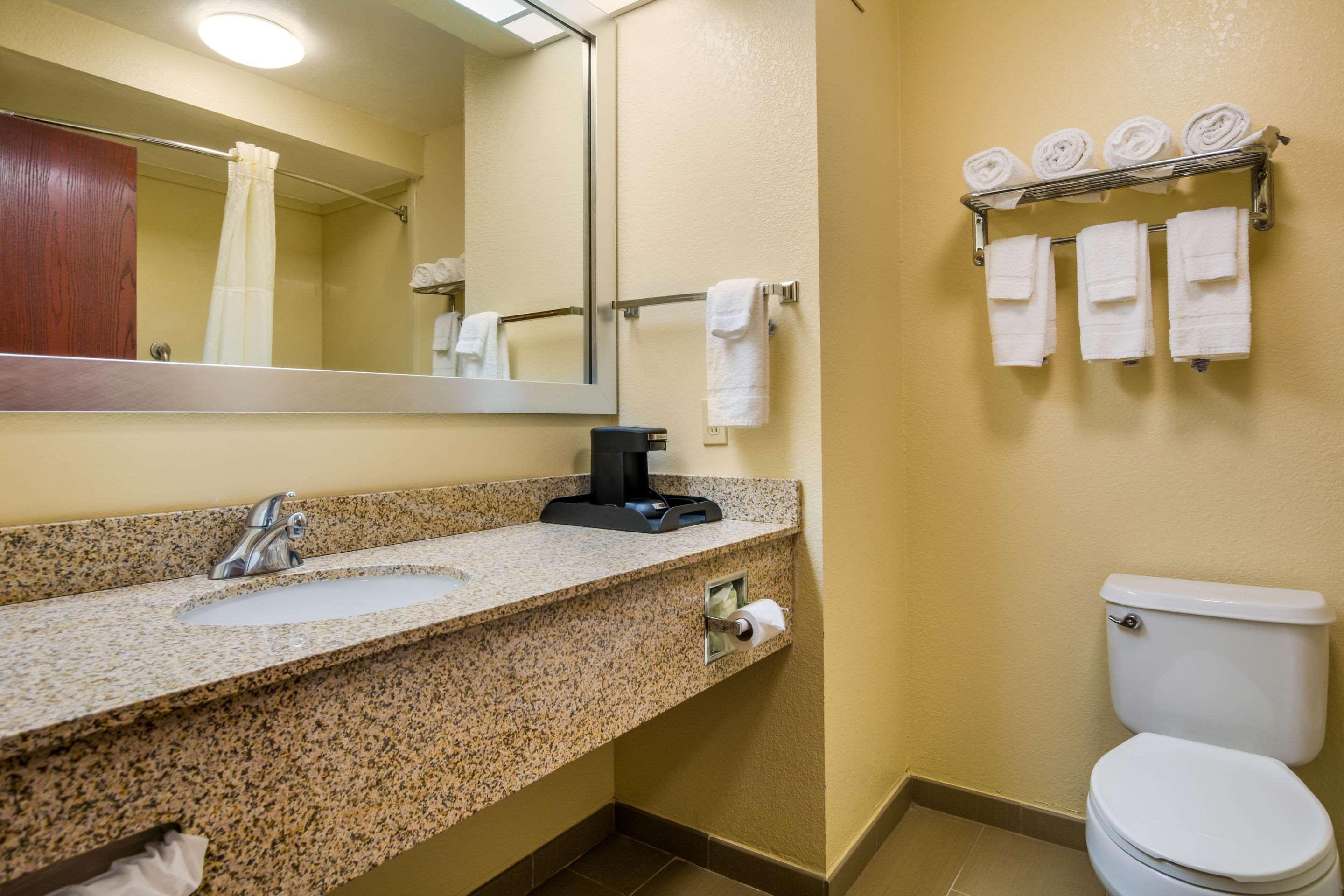 Quality Inn & Suites Sellersburg Zewnętrze zdjęcie