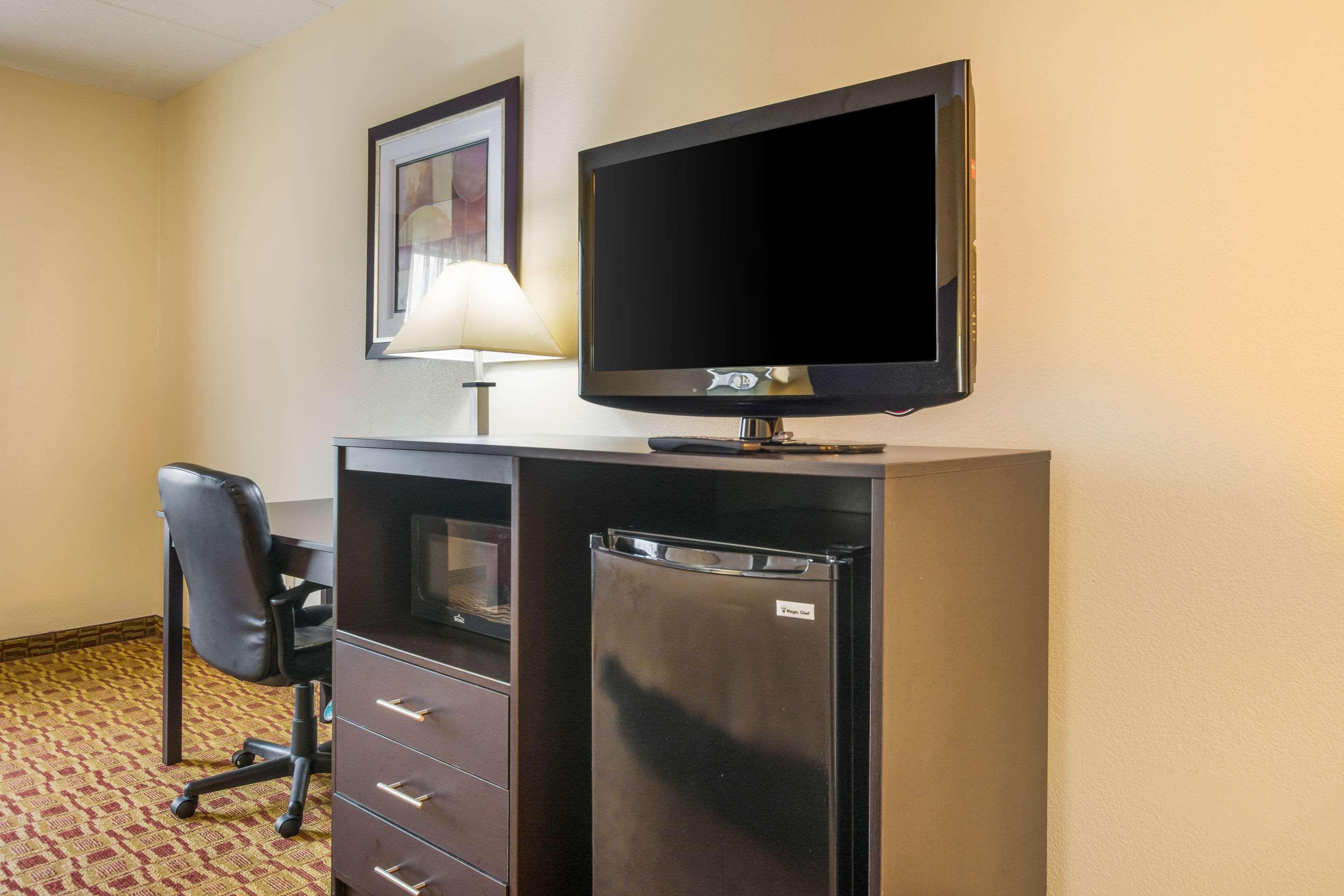 Quality Inn & Suites Sellersburg Zewnętrze zdjęcie
