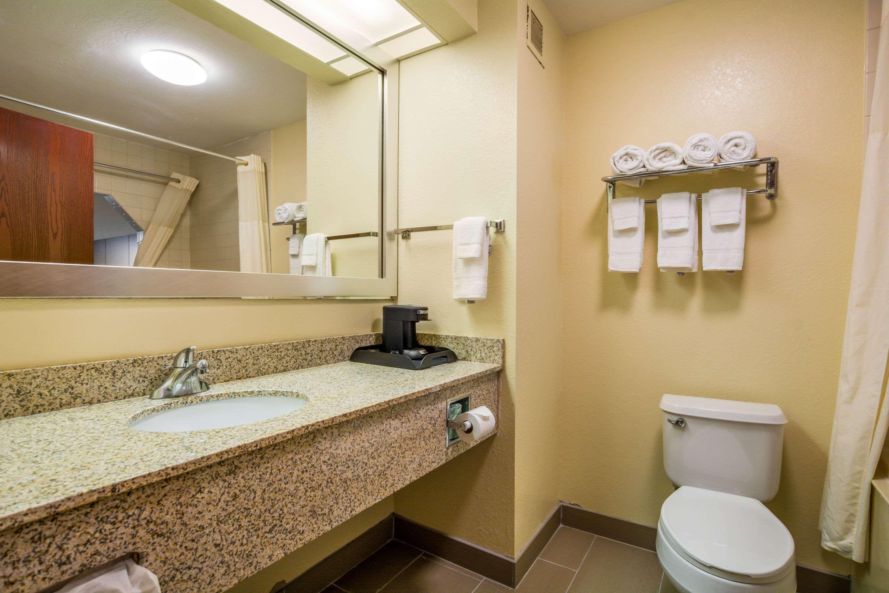 Quality Inn & Suites Sellersburg Zewnętrze zdjęcie