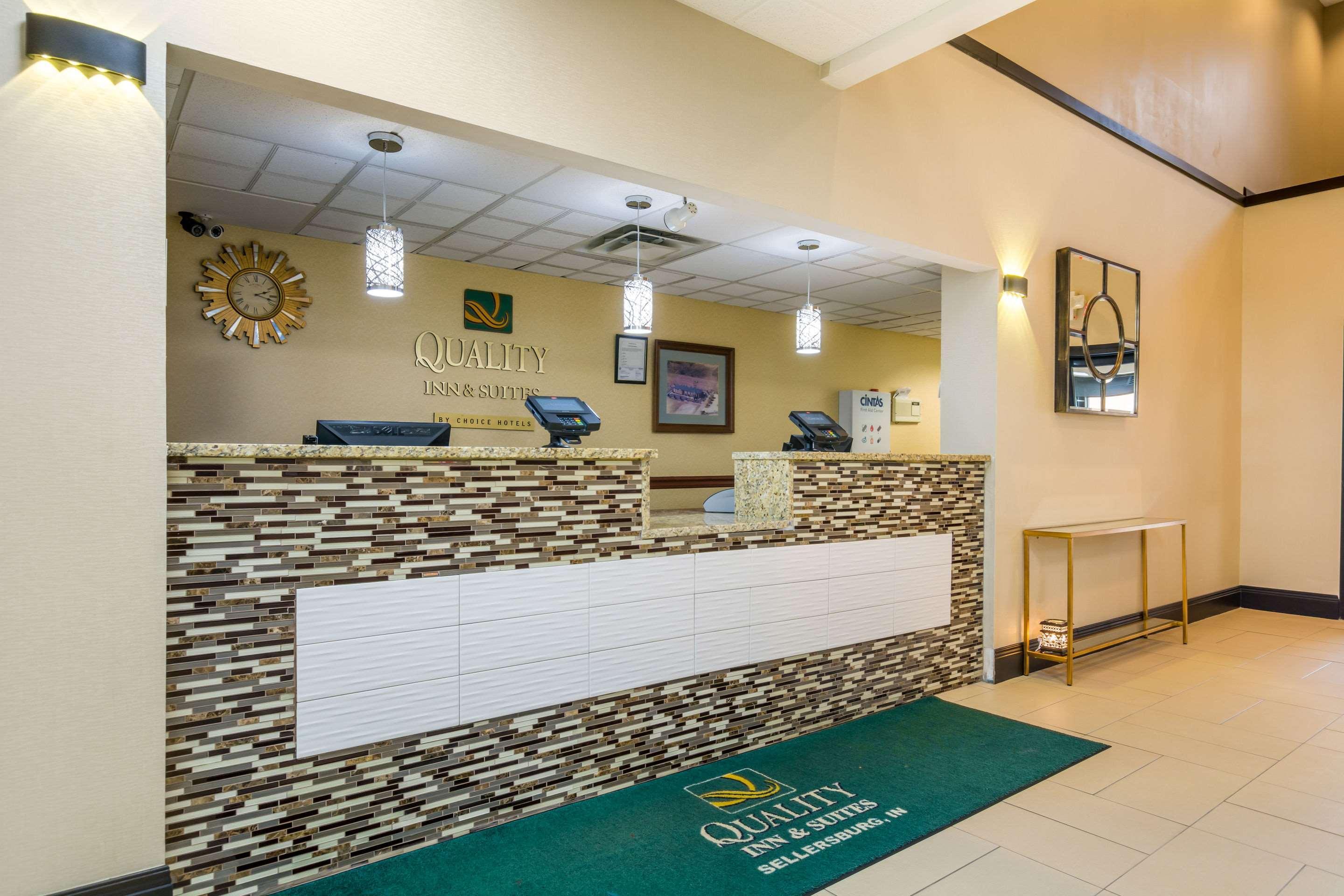 Quality Inn & Suites Sellersburg Zewnętrze zdjęcie